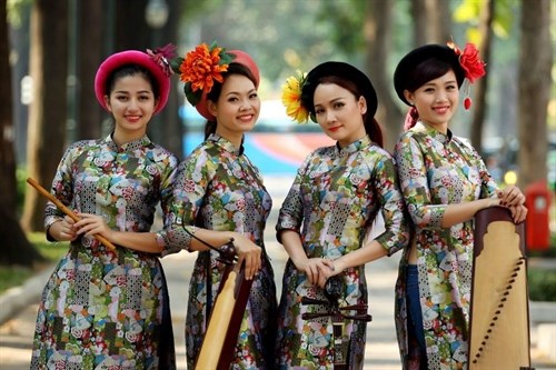 Folk music with a contemporary style hinh anh 1
