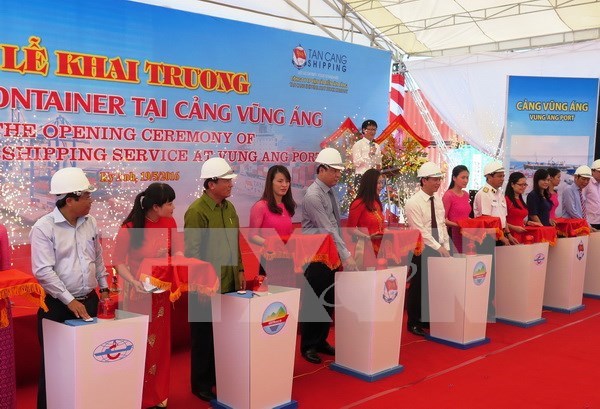 New container shipping route opens in Vung Ang port hinh anh 1