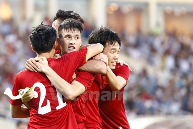 Vietnam claim Aya Bank Cup hinh anh 1
