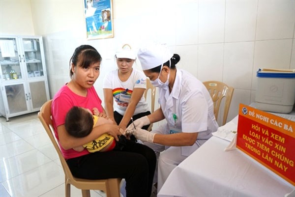 Expanded immunisation helps cut down child morality hinh anh 1