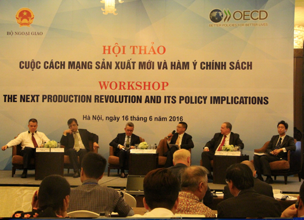 Great chance for Vietnam to enter next production revolution hinh anh 1