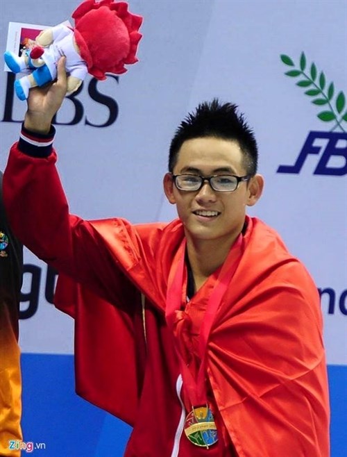 Nhat wins gold, sets national record in swimming hinh anh 1