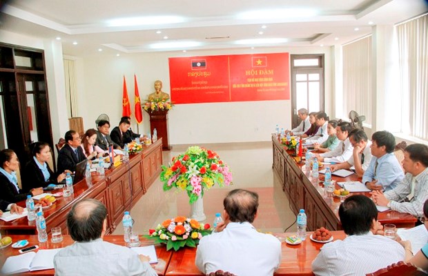 Quang Tri, Savannakhet boost trade union ties hinh anh 1