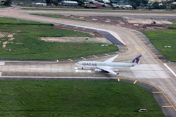Repairs to runway in Tan Son Nhat airport completed hinh anh 1