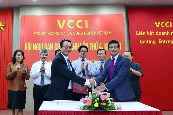 VCCI and HOSE sign cooperation agreement hinh anh 1
