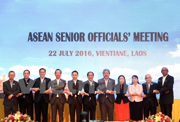 ASEAN senior officials discuss preparations of 49th AMM hinh anh 1