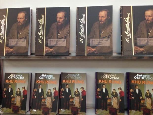 Russian classic literature released in Vietnamese hinh anh 1