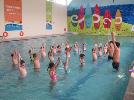 Dong Thap popularises swimming skills for children hinh anh 1