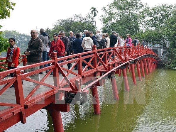 Hanoi to make tourism key industry by 2020 hinh anh 1