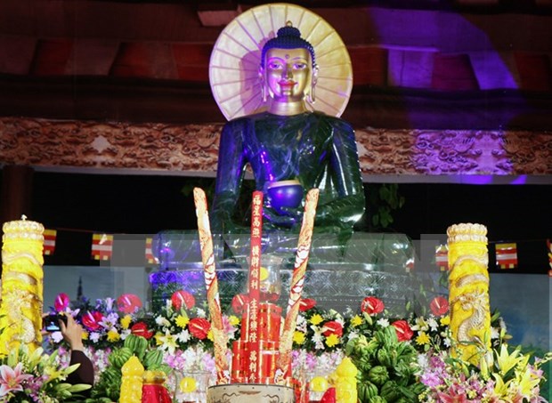 Jade Buddha statue welcomed in Thai Nguyen hinh anh 1