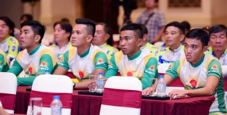 Malaysian, Lao, Thai teams enter cycling event hinh anh 1
