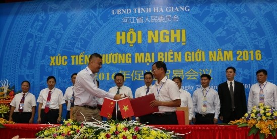 Ha Giang boosts border trade with Chinese locality hinh anh 1