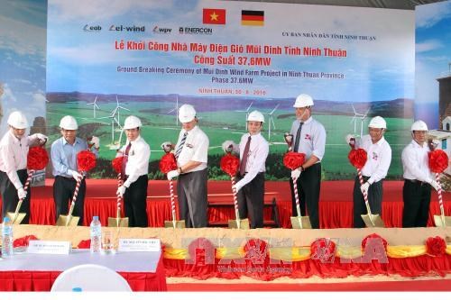 Construction of wind power plant commences in Ninh Thuan hinh anh 1