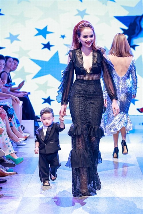 Junior Fashion Week comes to HCM City hinh anh 1