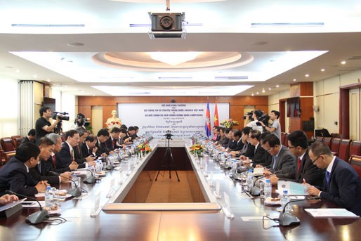Vietnam, Cambodia boost telecommunication cooperation hinh anh 1