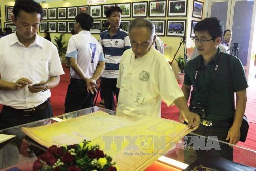 Exhibition on islands in East Sea arrives in Son La hinh anh 1