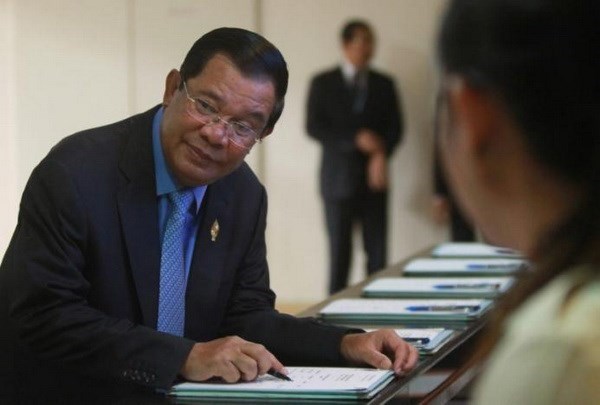 Cambodian government passes draft budget for 2017 hinh anh 1