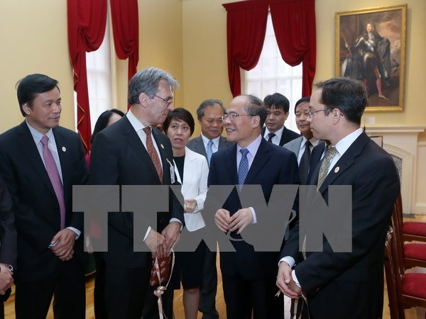 Vietnamese leader gets hectic schedule in Boston city hinh anh 1