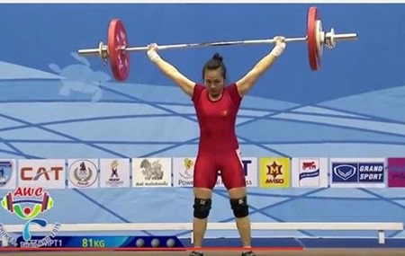 Thuy wins bronze at Asian Weightlifting Championships hinh anh 1