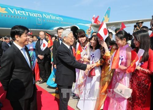 Party General Secretary Nguyen Phu Trong arrives in Tokyo hinh anh 1