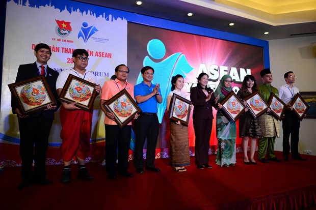ASEAN youth forum opens in Ho Chi Minh City hinh anh 1