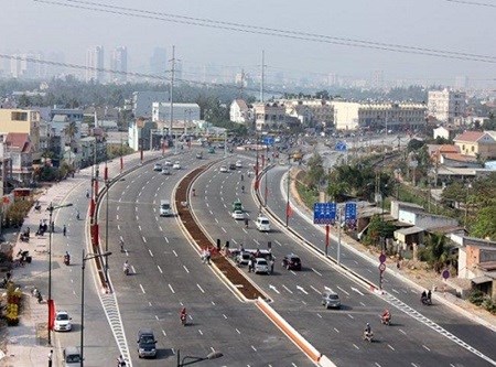 HCM City to boost investment for road traffic projects hinh anh 1
