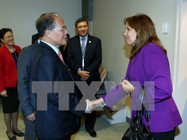 NA Chairman meets with Cuban law maker, US businesses hinh anh 1