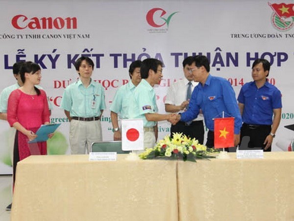 Canon “cultivates future talents” with nationwide scholarships hinh anh 1