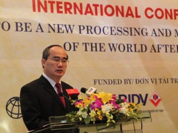 Vietnam aims to be global processing, manufacturing hub hinh anh 1