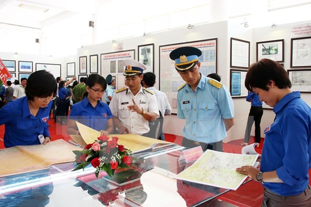 Exhibition asserts Vietnam’s ownership over Hoang Sa, Truong Sa hinh anh 1