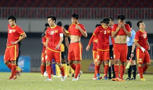 Three Vietnamese footballers among best in Southeast Asia hinh anh 1