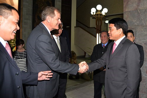 Hanoi leader welcomes Mormon Church representatives hinh anh 1
