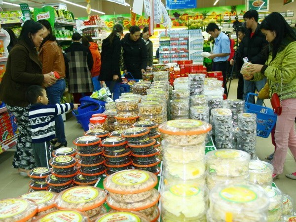 Traditional market lacks Vietnamese goods hinh anh 1