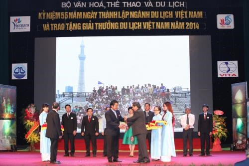 Awards honour leading Vietnamese tourism firms hinh anh 1