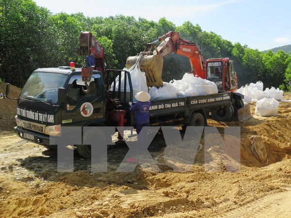 Formosa’s waste found at more landfill, hazard testing continues hinh anh 1