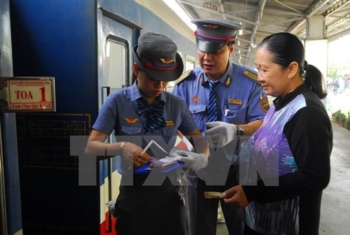 Passenger trains to have extra seats during Tet hinh anh 1