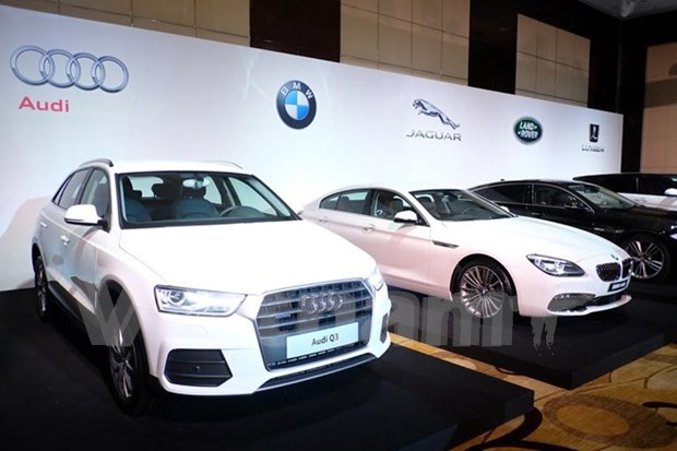 Thirteen car brands on display at VMS 2016 hinh anh 1