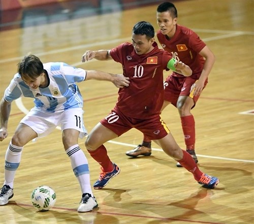 Argentina beat Vietnam in futsal match hinh anh 1