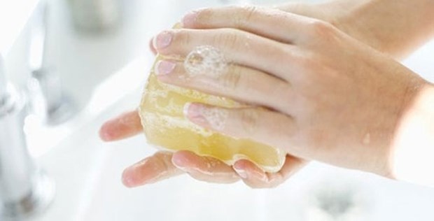 Vietnam bans antibacterial soaps with triclosan, triclocarbon hinh anh 1