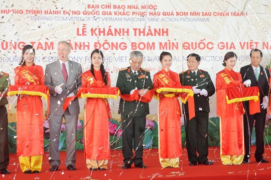 Headquarters of national mine action centre unveiled in Hanoi hinh anh 1