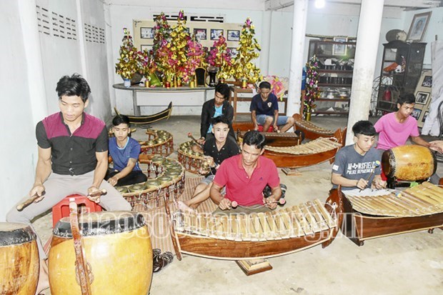 Efforts to preserve five-tone musical ensemble of the Khmer in Soc Trang hinh anh 1