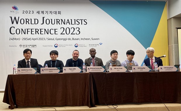 Vietnam attends World Journalists Conference hinh anh 1
