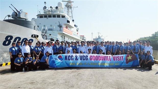 RoK, Vietnam coast guard forces strengthen ties hinh anh 1