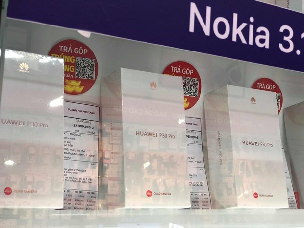 What do smartphone retailers in Vietnam say after Huawei incident? hinh anh 1
