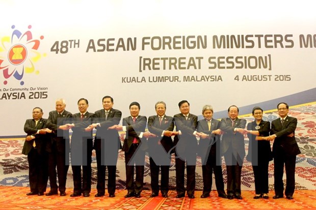 Vietnam active in ASEAN meetings: Deputy PM hinh anh 1