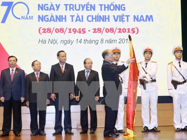 Deputy PM urges stronger financial sector reform hinh anh 1