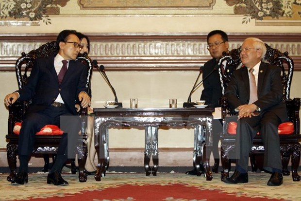 Ho Chi Minh City leader meets former RoK President hinh anh 1