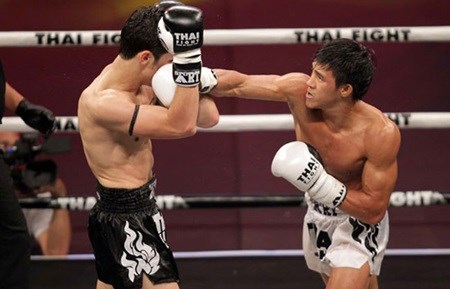 Vietnamese beats French rival at Thai Fight World Battle hinh anh 1