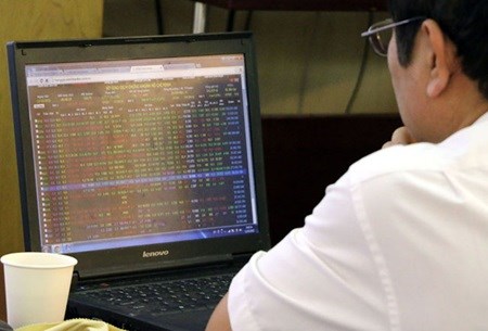 Vietnamese shares drop after two-day rally hinh anh 1