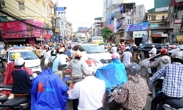 Experts propose stricter measures to ease traffic jams hinh anh 1